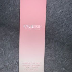 KylieSkin Foaming Face Wash